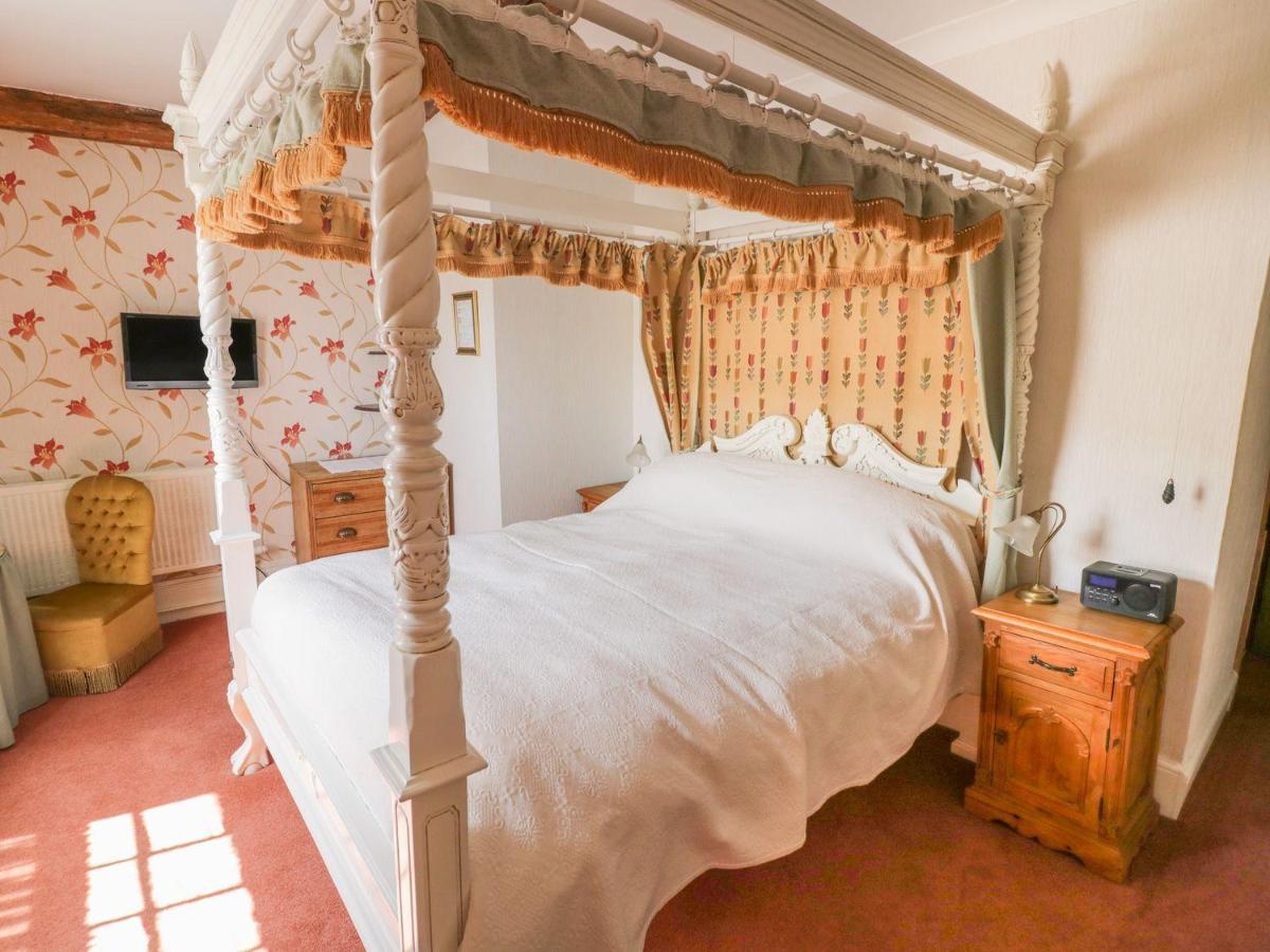 Norton House Bed & Breakfast & Cottages Whitchurch  エクステリア 写真