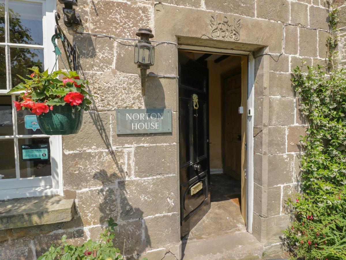 Norton House Bed & Breakfast & Cottages Whitchurch  エクステリア 写真