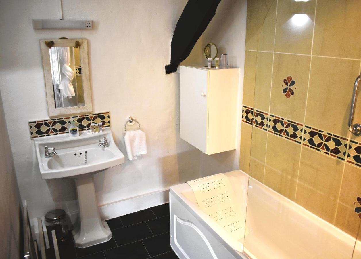 Norton House Bed & Breakfast & Cottages Whitchurch  エクステリア 写真