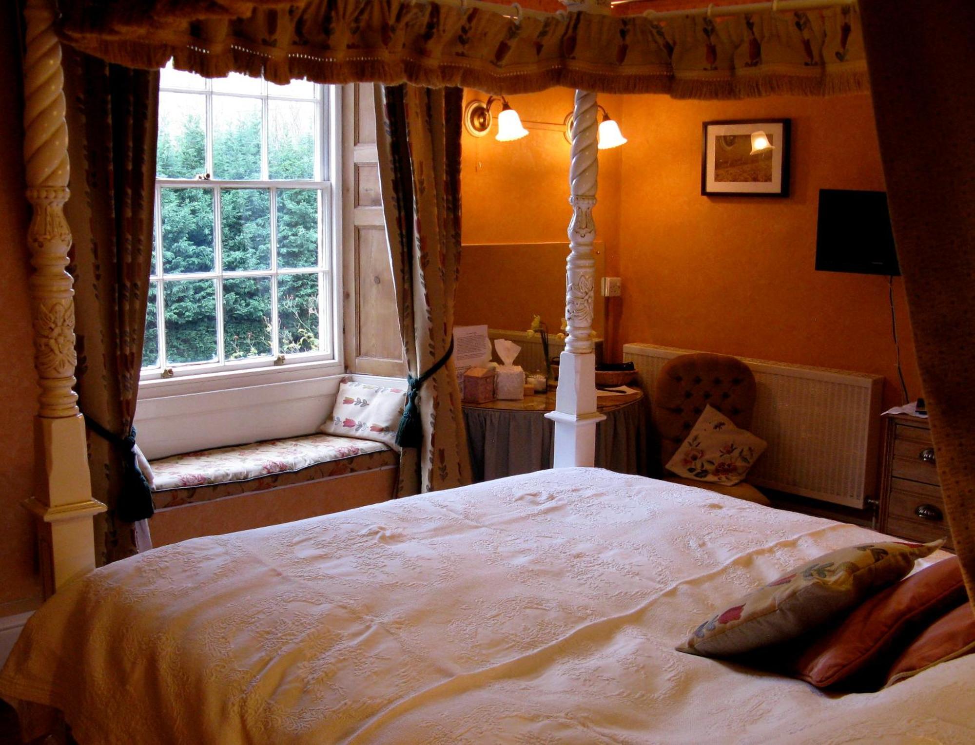 Norton House Bed & Breakfast & Cottages Whitchurch  エクステリア 写真